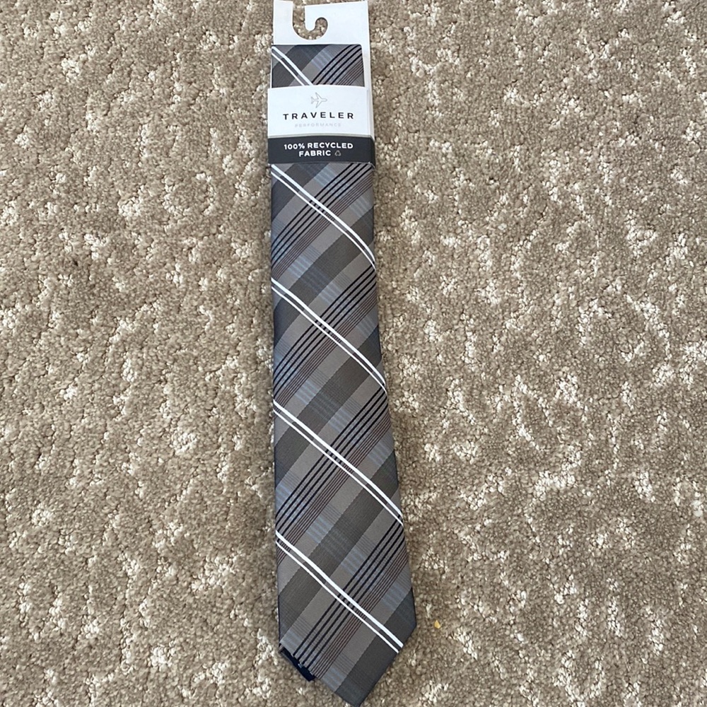 Van Heusen Traveler Gray Plaid Men’s Tie